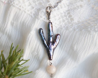 Desert Pearl Pendant, freshwater pearl, wire necklace