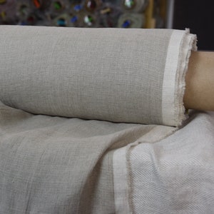 Leinenstoff ""Aura Natural"" Leichtgewicht 125g/m²." Dünnes reines 100% Leinen, ungefärbtes, ungebleichtes Flachs. Vorgewaschen, dicht gewebt. Auf Lager.