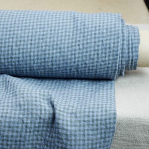 Czysta tkanina lniana Elba Blue Gingham 200gsm (6oz/yd2). Very Peri 17-3938 Pantone. Kratka 3,5 mm. 100% len. Tymczasowo NIEDOSTĘPNE.