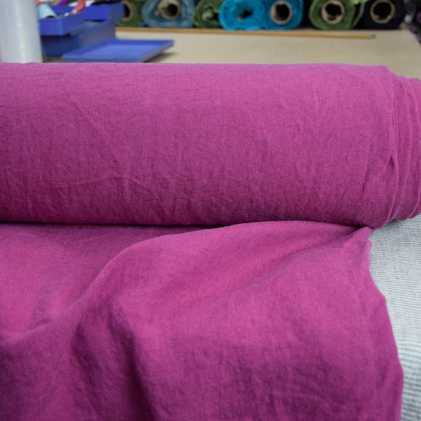 EN STOCK. Tissu pur 100% lin Margarita Rose Violet 200gsm(6oz/yd2). Couleur Pantone 17-2624. Semblable au fuchsia, à la framboise, à l'orchidée noire.