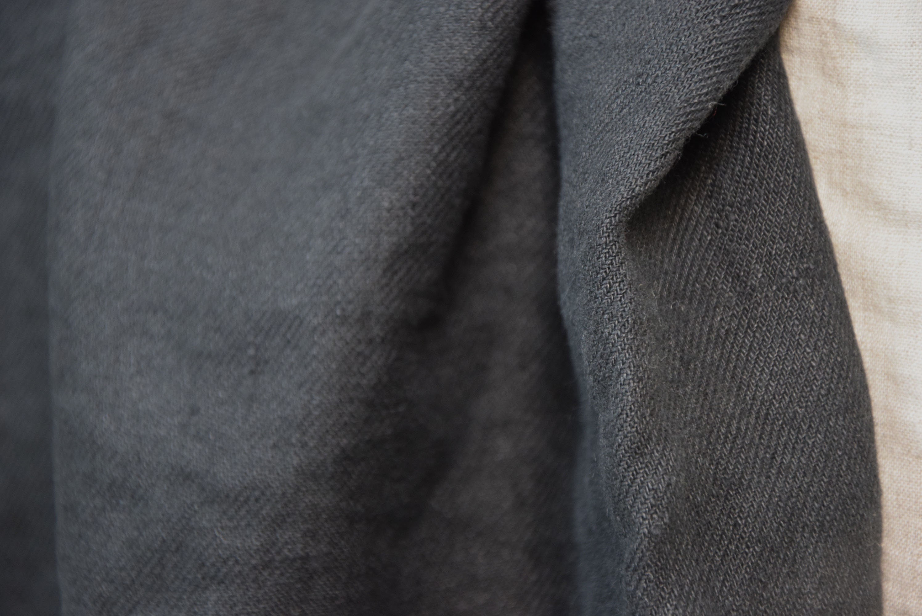 39x57 The last piece 1,00mx 1.45m Pure 100/% linen fabric Digna Black Twill 210gsm Twill weave Softened-washed rich solid black color