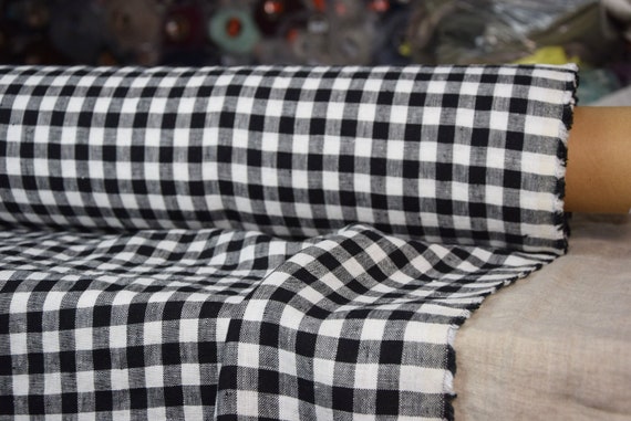 SWATCH (sample) 12x12cm (5x5"). Pure 100% linen fabric Gloria Black-White Gingham 200gsm (5.90 oz/yd2). 10mm checks. Washed-softened.