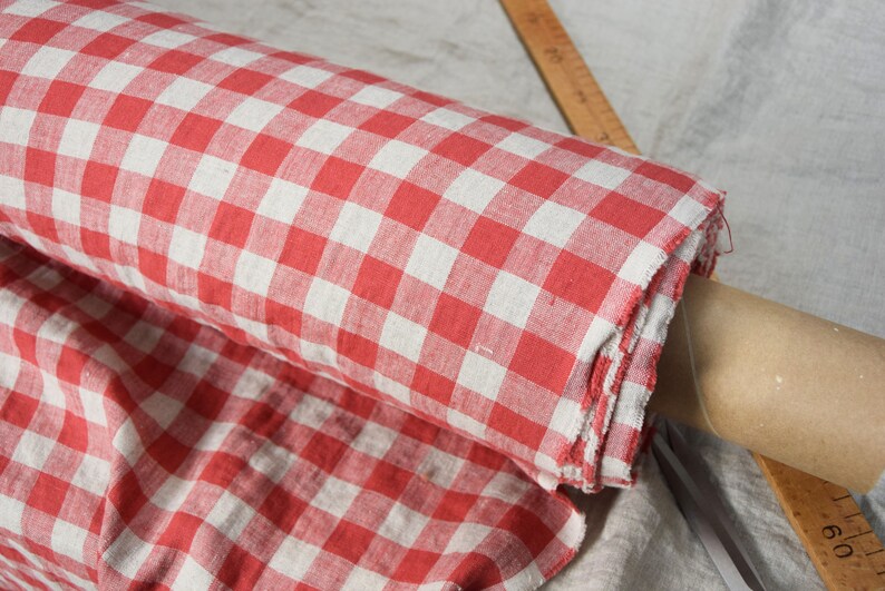 Rent linnetyg Stella Red Gingham, medeltjock 190 g/m², beige och röd 2 cm rutig. Mjukt förkrympt. För sömnad och hantverk, metervara. bild 4