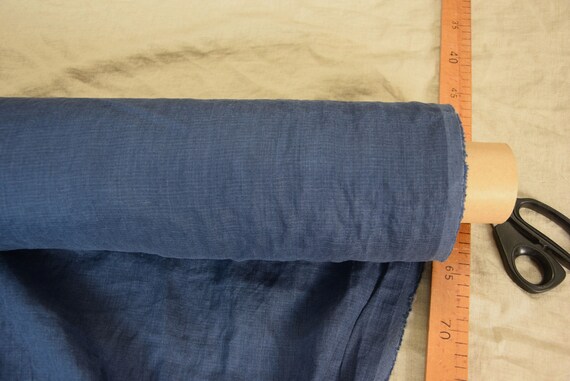 Tissu de lin en Assez pur 100 % Gloria vieilli marine 190 g. Assez en sombre teinte de bleu avec effet « wash-out ». Dense, lavé-adoucie. c8abf5 Tissu de lin en Assez pur 100 % Gloria vieilli marine 190 g. Assez en sombre teinte de bleu avec effet « wash-out ». Dense, lavé-adoucie. c8abf5