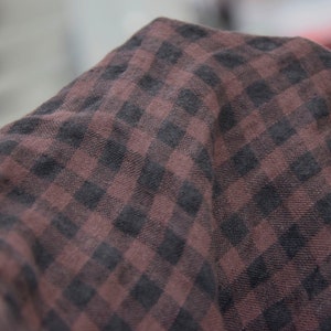 IN STOCK. Pure 100% linen fabric Aura Black/Reddish Brown Gingham 125gsm 3.70oz/yd2. 8mm checks. Washed-softened. Widht 145cm 57. image 4