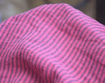 100% Leinenstoff Meterware "Aura" Pink & Blau gestreift." Leichtes Gewicht von 125g/m². Dünn, weich, vorgeschrumpft. Für Luftig Leichte Sommer Kleidung.