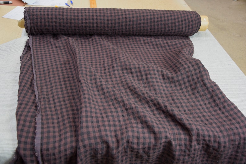 IN STOCK. Pure 100% linen fabric Aura Black/Reddish Brown Gingham 125gsm 3.70oz/yd2. 8mm checks. Washed-softened. Widht 145cm 57. image 3