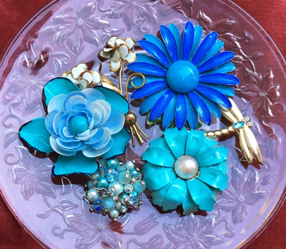 Vintage 6 piece teal blue floral brooch lot - image 4