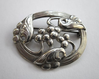Vintage Coro SterlingCraft repousse grapes brooch, 925 silver, estate jewelry