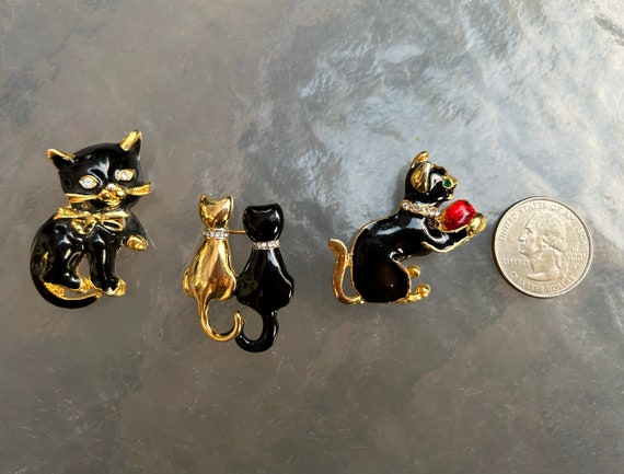 3 petite vintage black enamel cat brooches with r… - image 3
