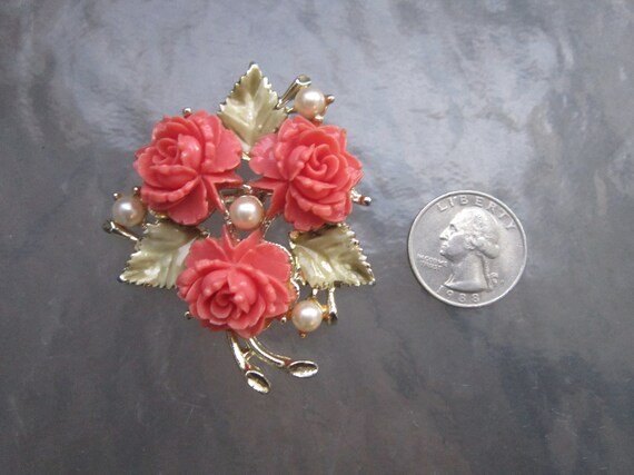 Vintage coral celluloid roses and faux pearls bro… - image 5