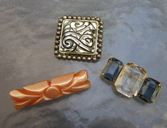 Plastic fantastic vintage brooches lot of 3 - image 2