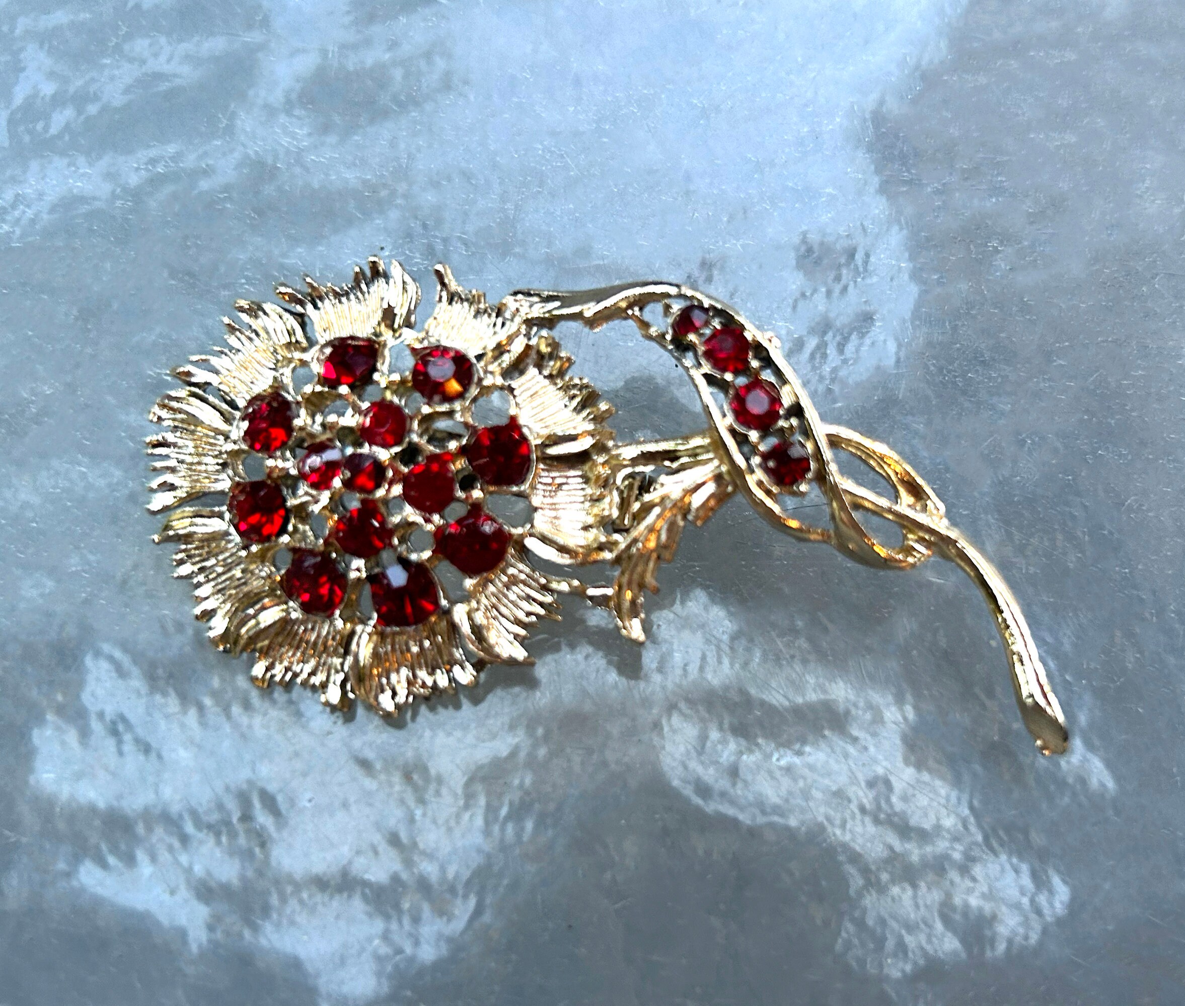 tanakadaisuke Red cherry brooch
