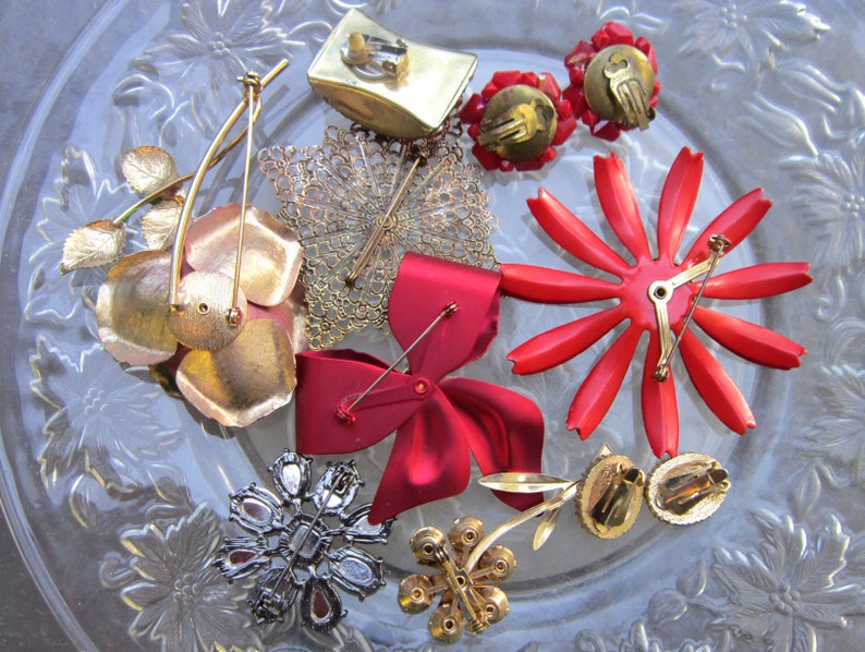 brooches and earrings Beautiful vintage red rhinestone enamel jewelry lot estate jewelry