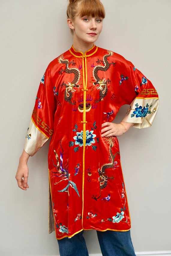 1930s 40s Chinese red silk embroidered robe
