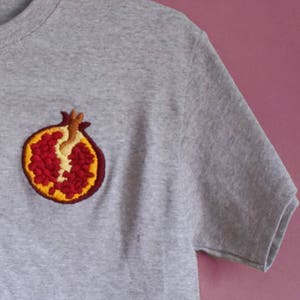Pomegranate T-shirt hand-embroidered image 2