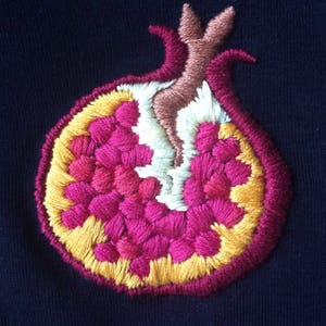 Pomegranate T-shirt hand-embroidered image 4