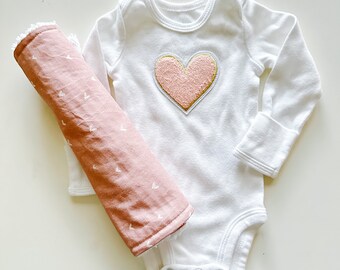 custom Chenille heart patch onesie-bodysuit for boys or girls, heart onesie, Valentines photo, valentines baby outfit