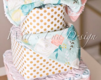 Blumen-Baby-Mädchen 3-Tier-Quadrat-Windeltorte oder Duschen-Mittelstück