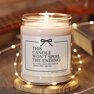 Reading Candle Gift, Book Lover Gift, Reading Gift, Book Reader Gift for Her, Bookish Candle, Bookclub Gift, Book Worm, Coquette Bow Candle