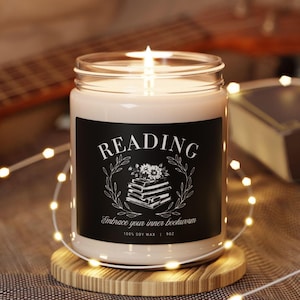 Reading Candle Gift, Bookworm Candle, Book Lover Gift, Reading Gift, Book Reader Gift for Her, Bookish Candle, Bookclub Gift, Librarian Gift