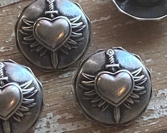 Sacred Heart Buttons 23mm Qty 4 /Clothing Sweater Jacket Button/ 7/8" Large Antique Silver Metal Flying Heart Sword Pierced Heart Tattoo
