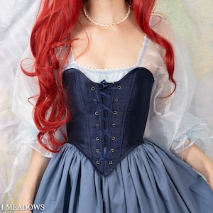 Tamaño S LISTO PARA ENVIAR Ariel Renaissance Corset Overbust Corpiño en azul  oscuro Dupioni / Corset Top Sweetheart Ariel Corset Sirena Blancanieves -   México