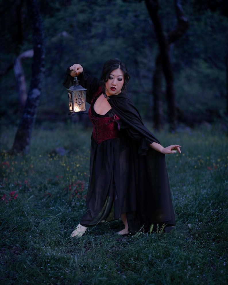 Vestido renacentista de gasa negra con mangas abullonadas / Blusa pirata con hombros descubiertos, estilo bruja, vampiro, gótico etéreo, hada oscura, tallas grandes imagen 12