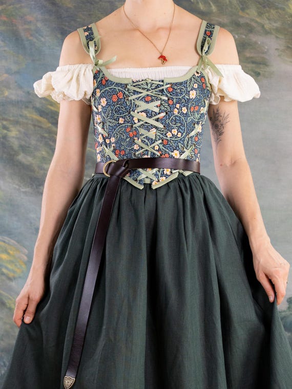 Raspberry Vines Princess Stays | Green Floral William Morris  display picture 1