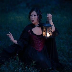 Vestido renacentista de gasa negra con mangas abullonadas / Blusa pirata con hombros descubiertos, estilo bruja, vampiro, gótico etéreo, hada oscura, tallas grandes imagen 13