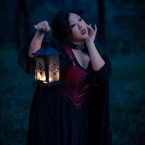 Vestido renacentista de gasa negra con mangas abullonadas / Blusa pirata con hombros descubiertos, estilo bruja, vampiro, gótico etéreo, hada oscura, tallas grandes imagen 14