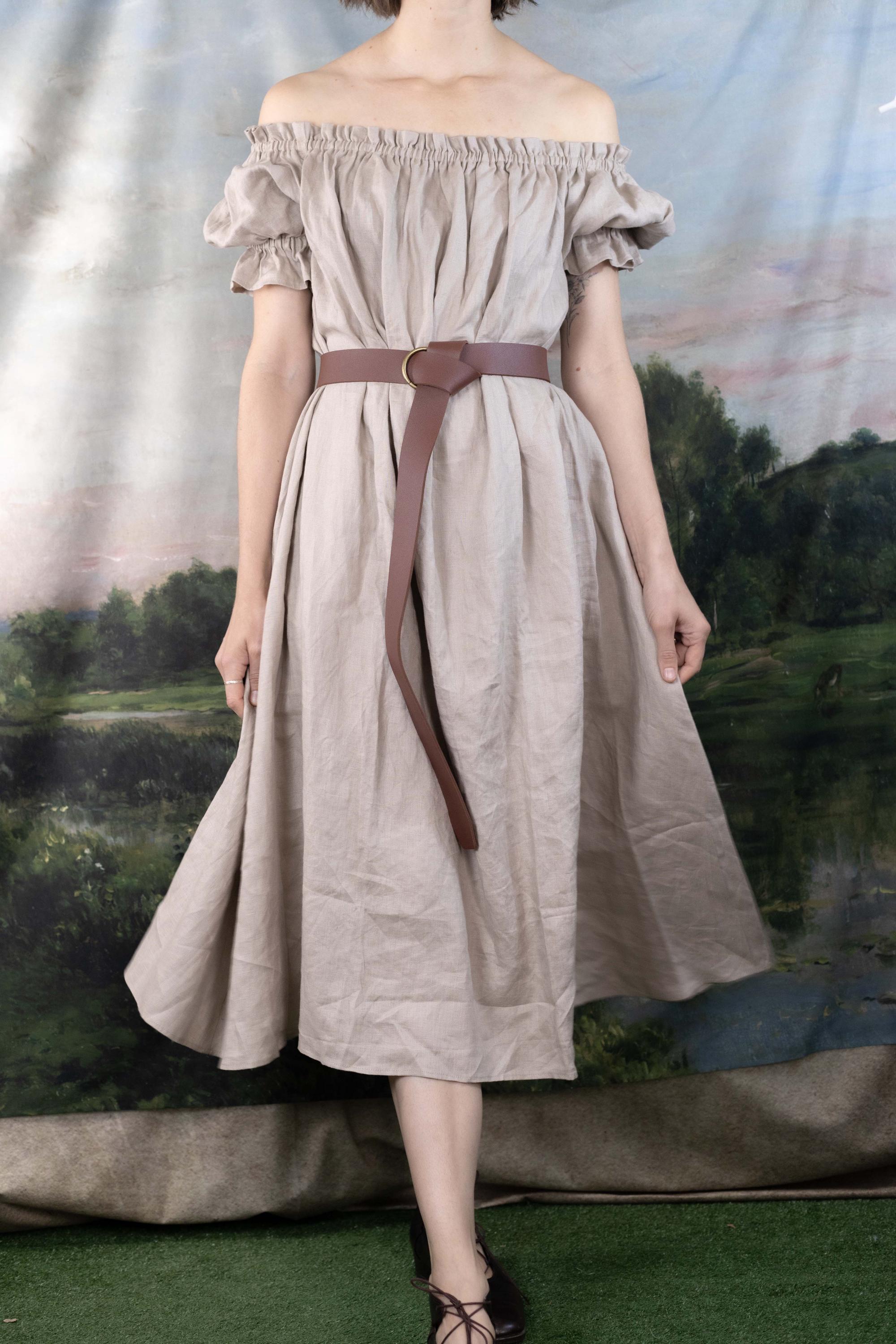 short renaissance dress Alkepwun Medieval Corset Dresses for Women Faire Costume Off Shoulder Bell Sleeve Color Block Ball Gown It features a detachable corset Drawstring Adjustable neckline 18th century