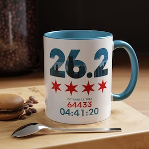 Gepersonaliseerde Chicago Marathon blauwe accentbeker, 26,2 ontwerp, startnummer, eindtijd, skyline, parcourskaart, cadeau voor lopers