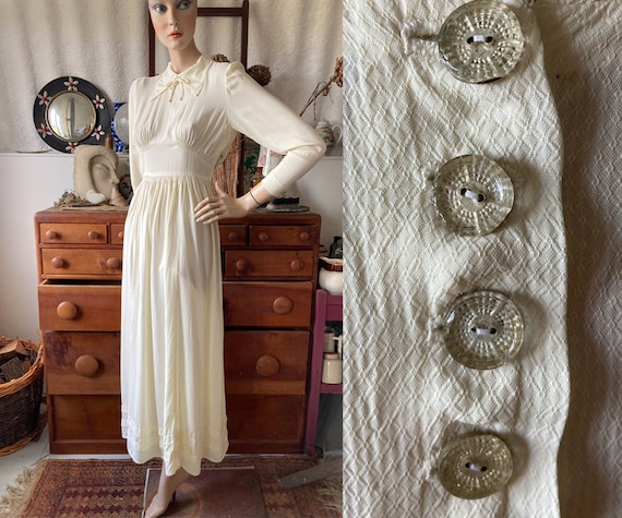 SIZE UK 8-10 / 1930s-40s Cream Dress with Dagger … - image 1