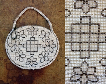 1920s-30s White & Silver Blossom Bead Flapper Bag / 20s-30s Beaded Bag / Vintage Purse