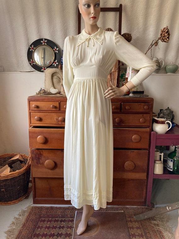 SIZE UK 8-10 / 1930s-40s Cream Dress with Dagger … - image 2