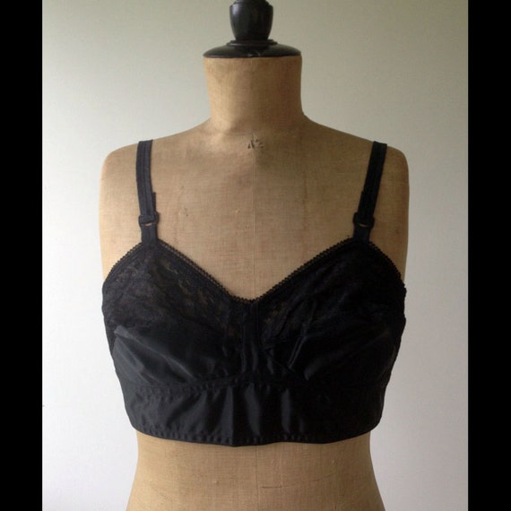 Size 38B / 1950s rose Queen Black Satin Bra With Lace Detail 