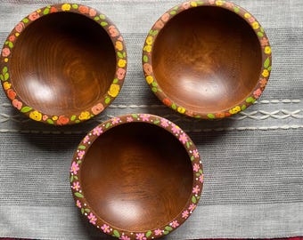 Bols en bois vintage peints à la main Milieu du siècle
