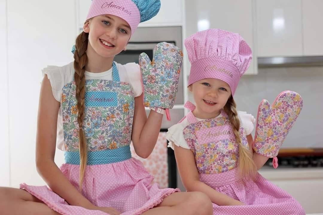 NEOVIVA Kitchen Oven Mitts for Kids, Heat Resistant Cotton Oven Gloves Set  of 2 for Cooking Baking, Kitchen Gloves for Farmhouse Restaurant, Polka