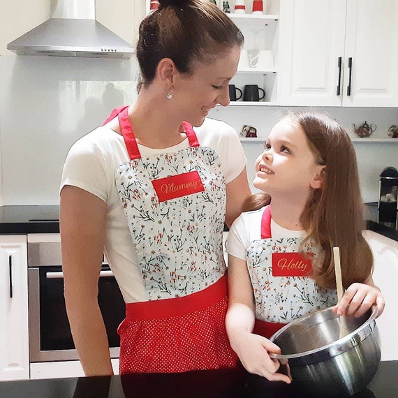 Personalized Mommy and Me Aprons Vintage Inspired Sweetheart Floral | Monogrammed Mother Daughter Aprons | Matching Aprons | Mommy Daughter Apron Set