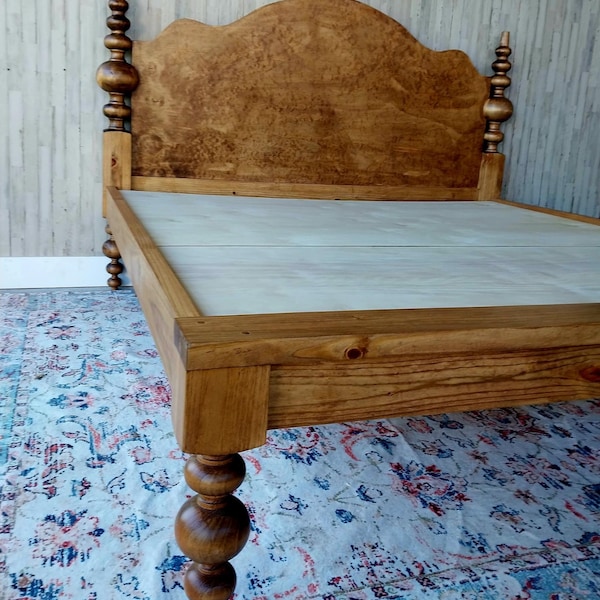 Cama Savanah con husillos / Estructura de cama rústica de madera maciza / Cama rústica con patas torneadas / Muebles de madera noble hechos a mano y personalizados