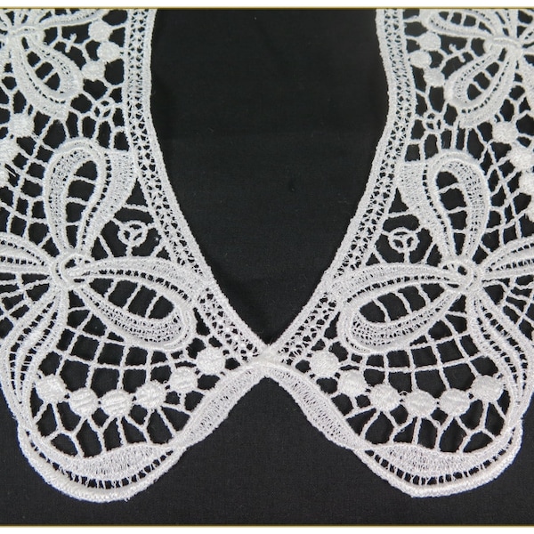 White Lace Collar