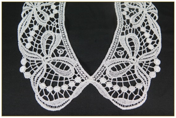 White Lace Collar