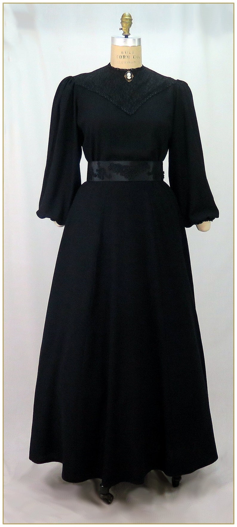 Edwardian Ladies Clothing – 1900, 1910s, Titanic Era     Victorian Black Linen Blend Crepe Skirt Medium  AT vintagedancer.com