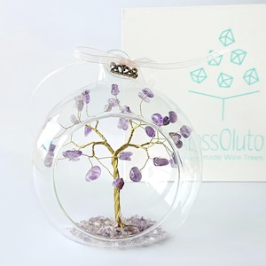 Árbol de alambre con amatista en terrario de vidrio / Adorno navideño hecho a mano / Regalo navideño de cristal