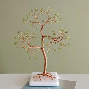 August Geburtsstein Geschenk, Peridot Edelstein Baum Skulptur, 16-jähriges Jubiläum