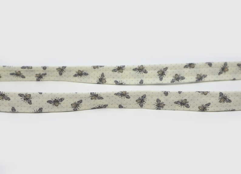 Bumblebee Lanyard Gift Set Wrist Strap Teacher Lanyard Bumble Bee Keychain ID Badge Holder Bumblebee Lanyard Set