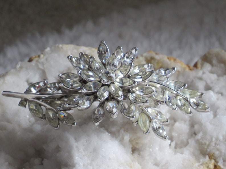 TRIFARI RHINESTONE BROOCH Vintage Brooch Vintage Rhinestones Vintage Wedding Trifari Jewelry Clear Rhinestones Wedding Jewelry Bling