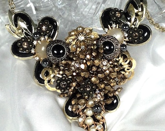 GOLD NECKLACE/Bridgerton Inspired/Romantic Necklace/Black & Gold Necklace/ Victorian jewelry/ Vintage Necklace/ One of a Kind/ Stunning