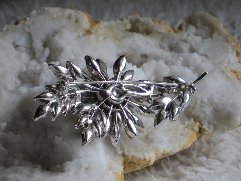 TRIFARI RHINESTONE BROOCH Vintage Brooch Vintage Rhinestones Vintage Wedding Trifari Jewelry Clear Rhinestones Wedding Jewelry Bling